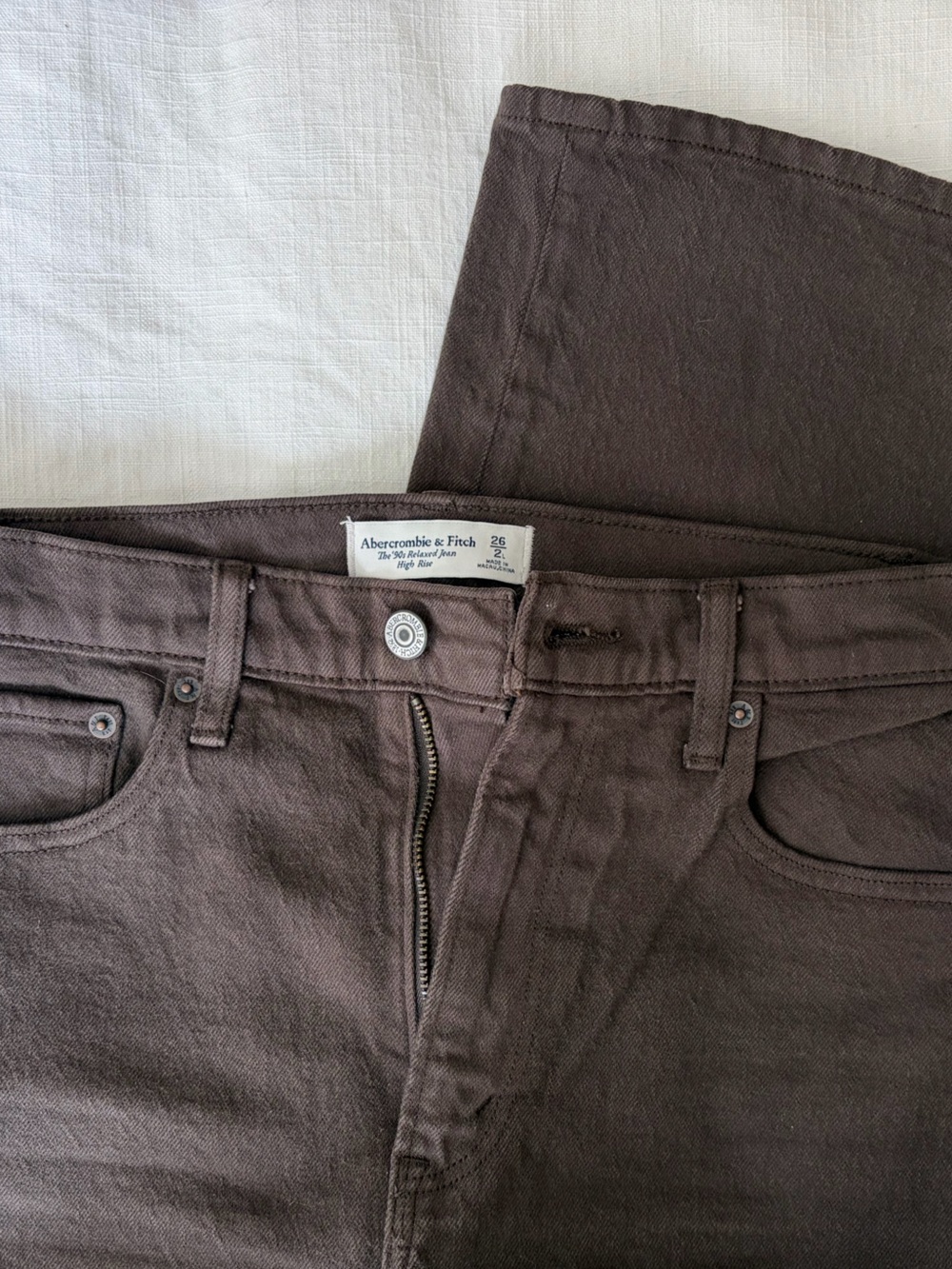 Abercrombie & Fitch High-Rise Jeans in Dark Brown